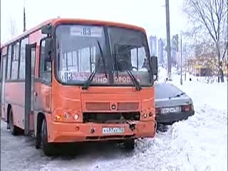 Мужчина пострадал в аварии на улице Верхне-Печерской в Нижнем Новгороде