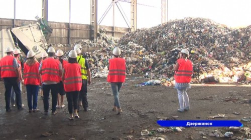 Для сотрудников «Волгаэнерго» провели экскурсию по мусоросортировочному комплексу «МАГ-Груп»