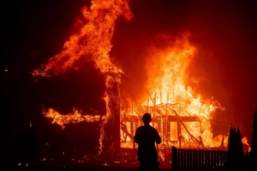 Жилой дом сгорел в поселке Ильино Володарского района утром 15 марта