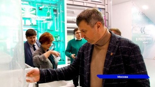 Выставочное пространство «Дом полимеров» на ВДНХ посетил глава Дзержинска Иван Носков