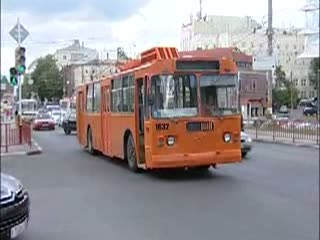 Троллейбус, следовавший по маршруту номер 9, попал в аварию на улице Варварской