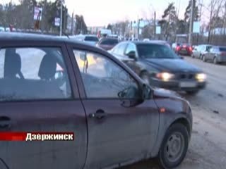 3 человека, в том число 2 детей, были госпитализированы в результате ДТП в Дзержинске