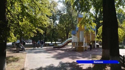 По федеральному проекту ФКГС в Балахне благоустроили сквер на проспекте Дзержинского