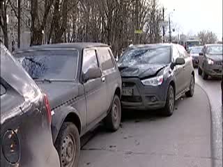 Массовая авария произошла на улице Надежды Сусловой