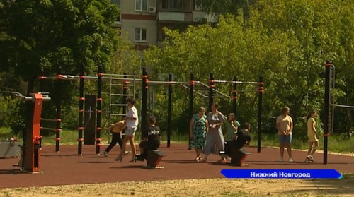 Спортивную площадку установили на улице Мечникова благодаря социальному участковому Юле Гусевой