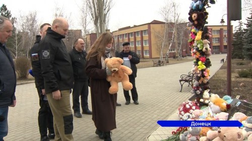 Память погибших в Донецке детей почтила наш военный корреспондент Анастасия Морозова на «Аллее ангелов»