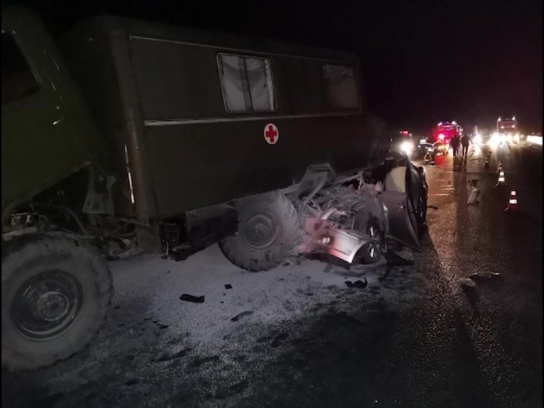 Три человека погибли и три пострадали в аварии в Володарском районе 
