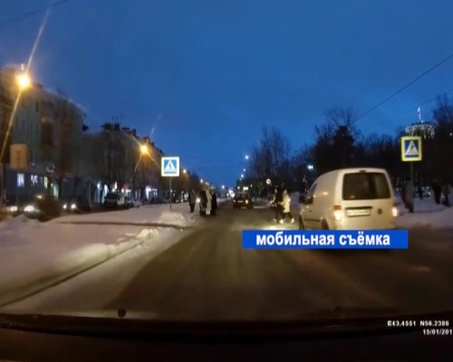 10-летняя девочка попала под колеса автомобиля на пешеходном переходе в Дзержинске