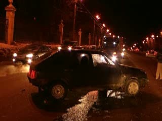 Пьяный автомобилист за рулем Лады вылетел на встречу иномарке в Приокском районе