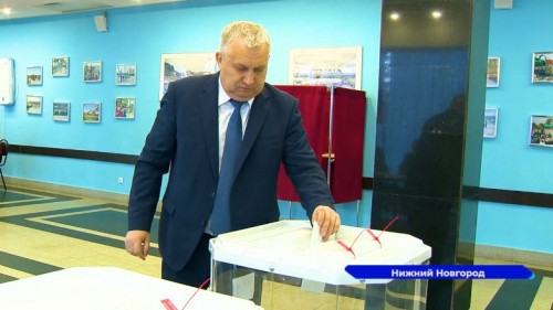Начальник ГЖД Сергей Дорофеевский проголосовал на выборах одним из первых в регионе