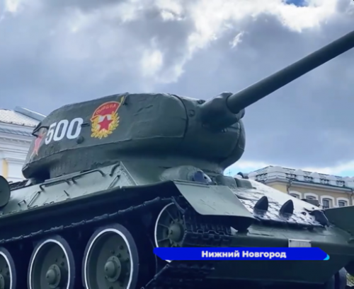 Боевой номер вернули танку-памятнику Т-34 в Нижегородском кремле 