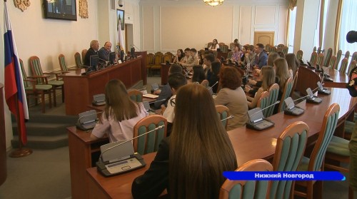 Встречу со студентами РАНХиГС провел председатель Заксобрания Нижегородской области Евгений Люлин