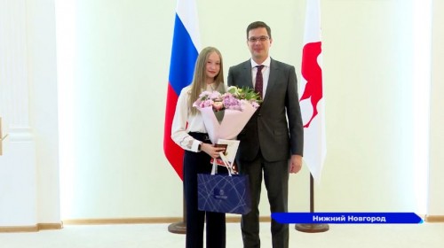 Юные нижегородцы получили свои первые паспорта из рук главы Нижнего Новгорода Юрия Шалабаева