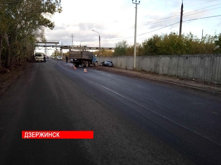 Один человек погиб, двое получили ранения в результате ДТП в Дзержинской промзоне