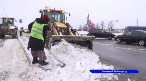 В выходные дни главы районов Нижнего Новгорода проверяли ход уборки от снега дворов и тротуаров