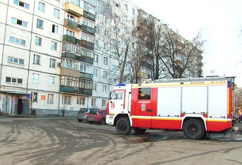Пожар из-за непогашенной сигареты произошел в доме на улице Мечникова