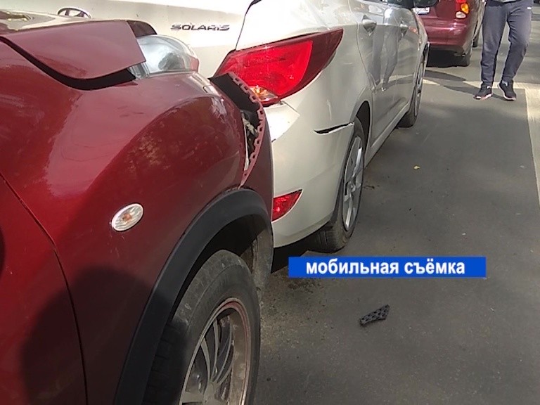 Три автомобиля столкнулись на проспекте Гагарина в Нижнем Новгороде
