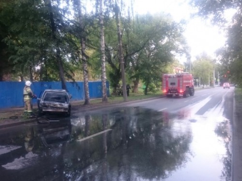 Автомобиль сгорел в результате поджога в Автозаводском районе 