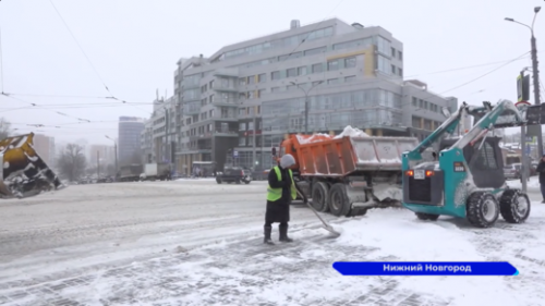 В Нижнем Новгороде круглосуточно ведутся снегоуборочные работы 