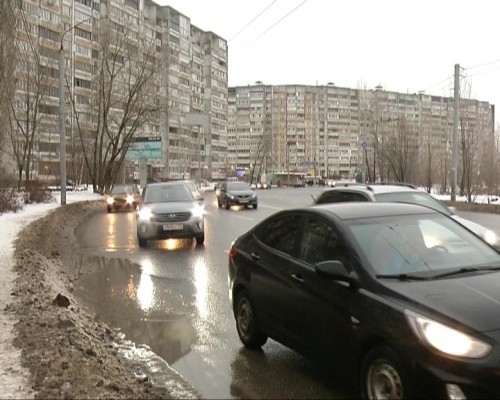 Автомобилистам предложили присылать видео с "дырявыми" дорогами в ГИБДД