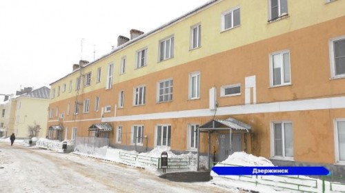 Неудовлетворительное состояние подъезда в доме №28 по улице Суворова подтвердили инспекторы ГЖИ