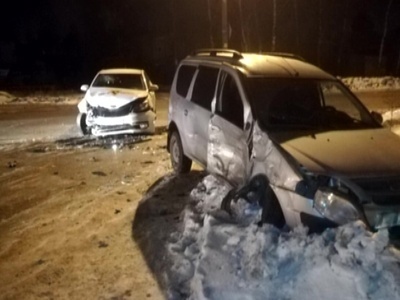 Три человека пострадали в результате столкновения "Киа" и "Лада" в Дзержинске