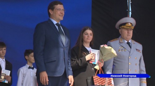 Юные жители Нижегородской области получили свои первые паспорта из рук губернатора Глеба Никитина