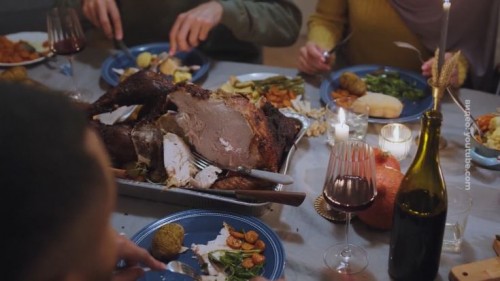  Диетологи советуют не переедать и не голодать перед новогодними праздниками
