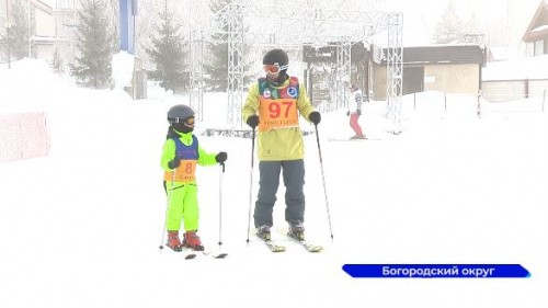 В горнолыжном фестивале «Преемственность поколений» приняли участие более 80 лыжников