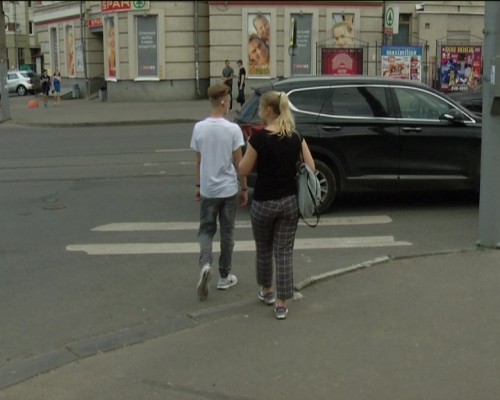 Школьница оказалась под колесами автомобиля на улице Ильинская 