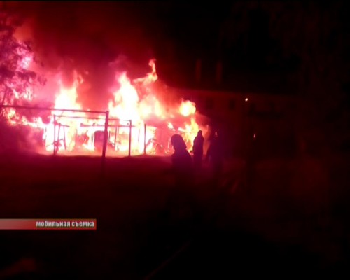 Массив сараев полностью выгорел в Сормовском районе