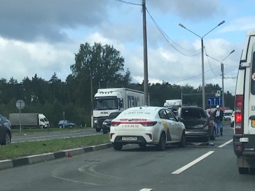 Четыре автомобиля столкнулись на трассе М7 при повороте на Дзержинск