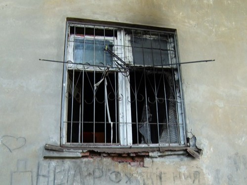 Квартира загорелась в многоэтажке на улице Движенцев