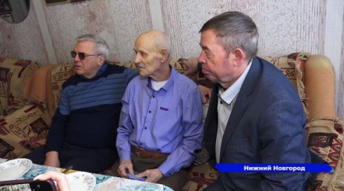 Евгений Люлин поздравил ветерана ВОВ Вениамина Рассказова со 100-летием