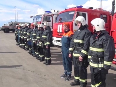 Более 130 сотрудников МЧС и около 20 единиц техники дежурили на стадионе "Нижний Новгород" во время третьего тестового матча