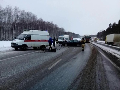 5-летний мальчик и 64-летняя женщина пострадали в аварии в Володарском районе