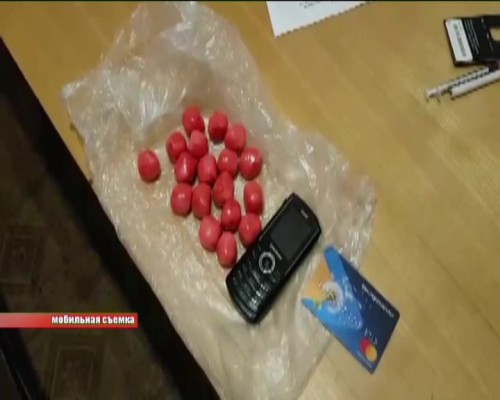 Около 20 свертков с наркотиками изъяты у двоих молодых людей в Автозаводском районе