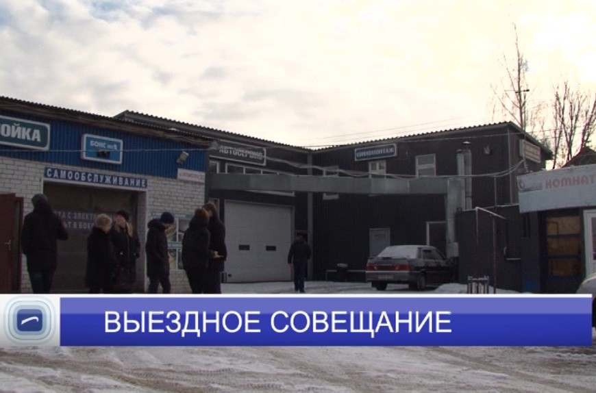 В частном секторе депутаты комитета Законодательного Собрания по экологии провели выездное заседание В частном секторе депутаты комитета Законодательного Собрания по экологии провели выездное заседание