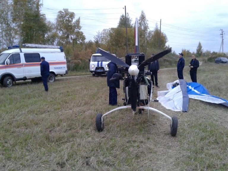 Мотодельтаплан совершил аварийное приземление на поле в Городце, есть пострадавшие