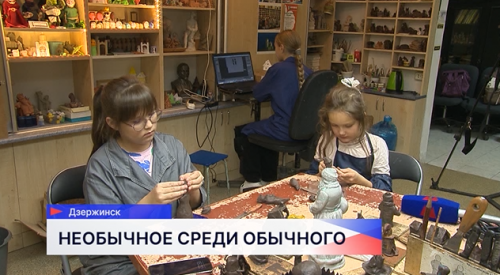 В Дзержинске обычная кирпичная стена превратилась в интересный арт-объект