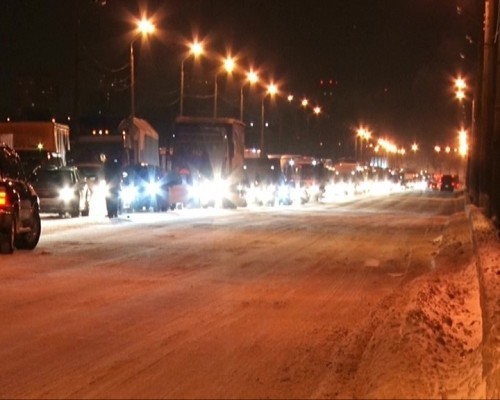 Движение транспорта по Мызинскому мосту ограничили из-за трещины 