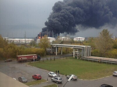 В городе Кстово горит нефтеперерабатываюший завод