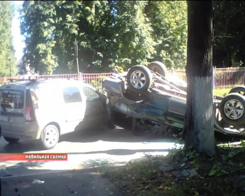 В Автозаводском районе иномарка перевернулась после столкновения с "Ладой"