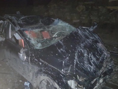 Автомобиль упал с моста на железнодорожные пути и попал под поезд в Навашинском районе