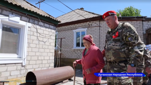 Команда нижегородского патриотического центра «Авангард» навестила ветеранов ВОВ из Старобе́льска 