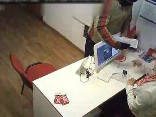 36-летнего жителя Дзержинска подозревают в серии разбойных нападений на офисы финансовых организаций