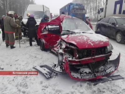 Легковушка врезалась в микроавтобус в Кстовском районе, один человек погиб