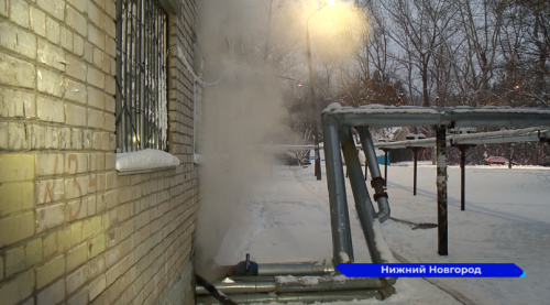 Дом №34 по улице Кольцевой затопило из-за прорыва трубы