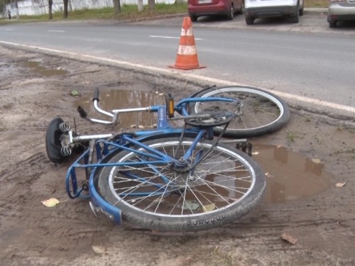 52-летнего велосипедиста госпитализировали после столкновения с иномаркой в Дзержинске