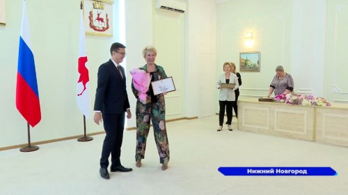 Глава Нижнего Новгорода Юрий Шалабаев вручил гранты на 1 млн рублей 10 образовательным учреждениям
